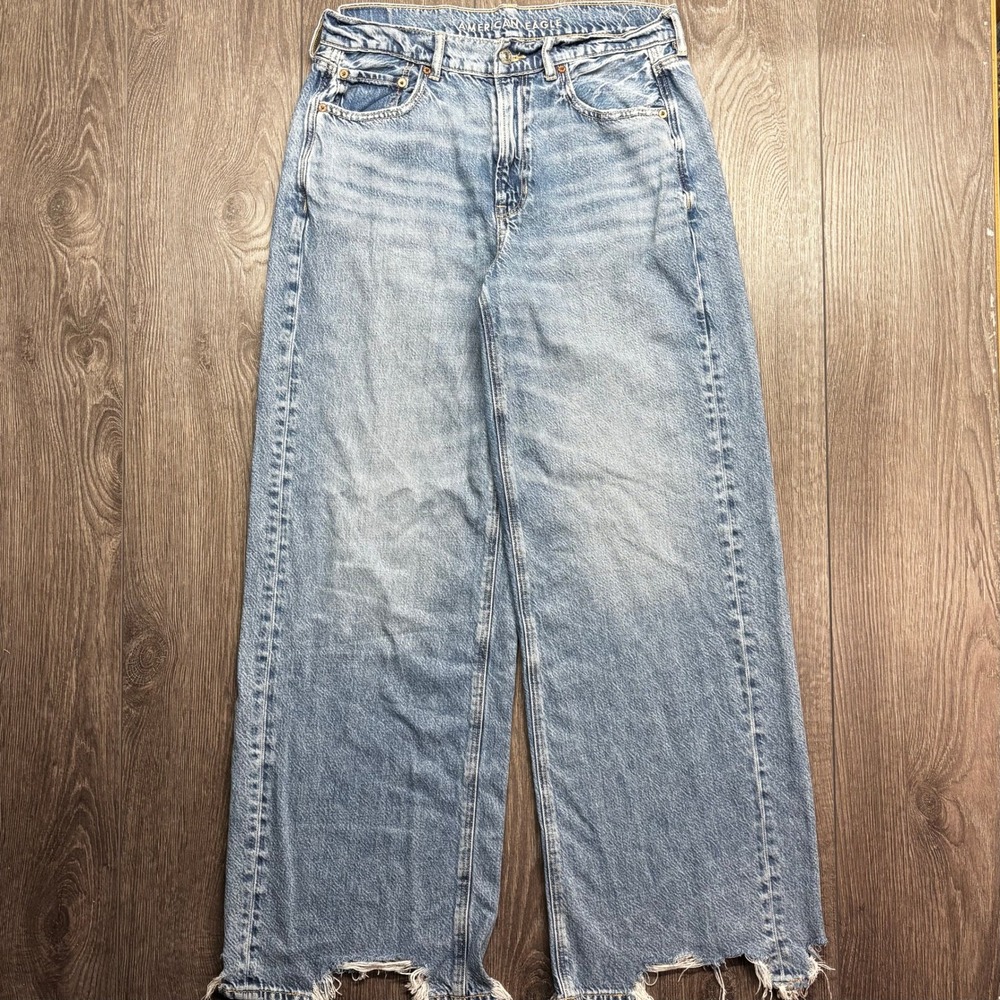 American Eagle Super High-Rise Baggy Wide Leg 28 x 30 Light Wash Raw Hem Jeans